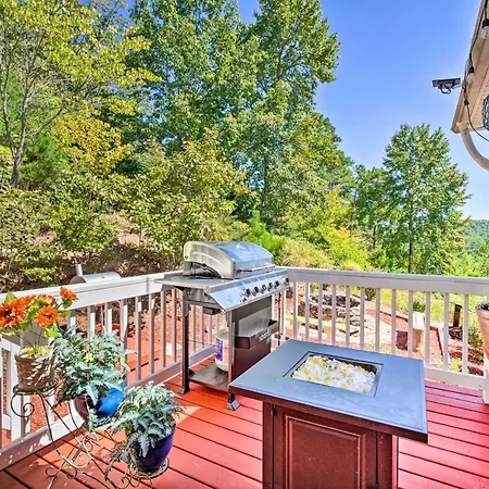 Eclectic Ranger Home With Mtn Views And Hot Tub!